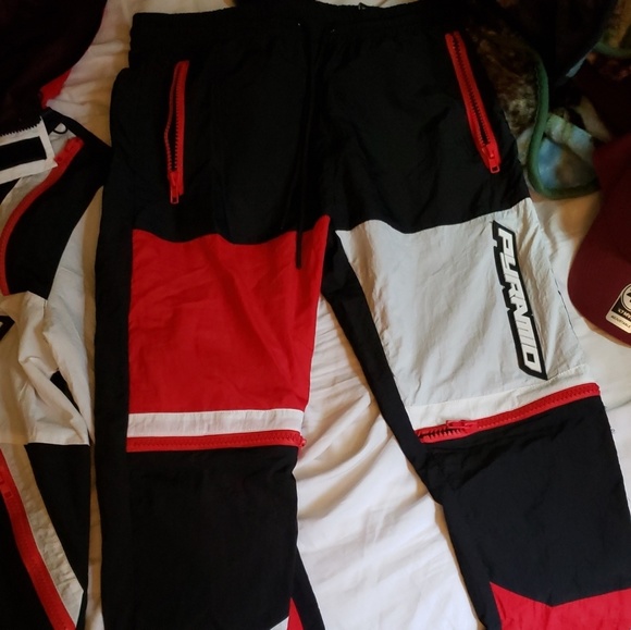 Black Pyramid - Picture 2 of 3